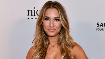 Jessie James Decker struts around in black bathing suit: 'Just another day at the office'