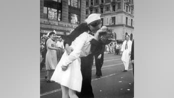 Woman in iconic V-J Day Times Square kiss photo dies at 92
