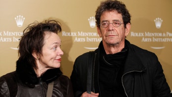 Lou Reed's will leaves estate to his wife and sister, with provisions to care for mom
