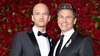 Neil Patrick Harris shows off shaved head at 2016 Tony Awards