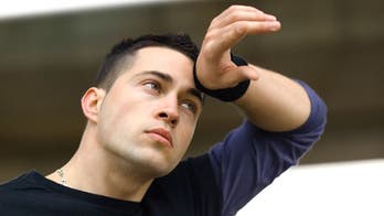 Cold packs on cheeks, hands and feet may help combat heat stroke