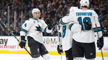 Joe Pavelski scores 2 quick power-play goals in 3rd period to help Sharks beat Kings 5-3