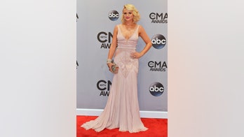 2014 CMA Awards: Hot or not?