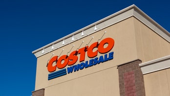 'Costco Karen' throws fit over face mask policy, Twitter video shows