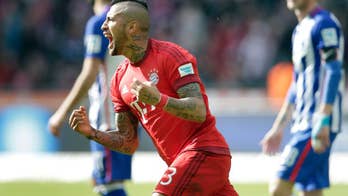 Bayern, Dortmund both win as Bundesliga race continues