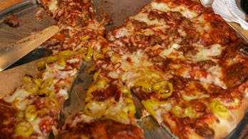 Woman who eats only pizza at risk for health problems