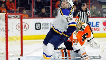 Agostino helps Blues beat Flyers 2-0