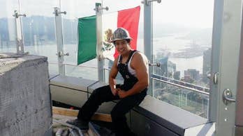 Canadian worker flies Mexican flag on Trump building