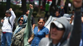 Mexican teachers union, government face off over arrests