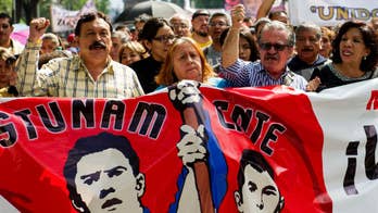 Mexican teachers block shopping malls, streets, train tracks