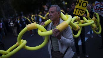 Hundreds in Madrid protest US-Europe, Canada-EU trade deals