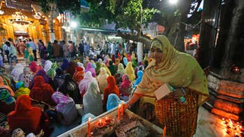 India jails 2 Hindu hard-liners for blast at Muslim shrine