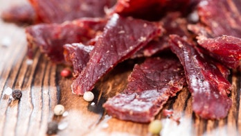 Does eating beef jerky cause psychiatric symptoms?