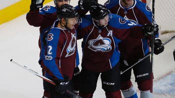 Iginla powers Avalanche past Jets 5-2