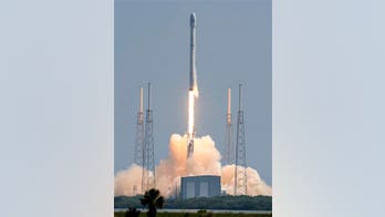 Showing off? SpaceX says it wants to land three rockets at the same time