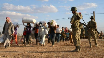 UN says 70,000 Syrian refugees cross into Turkey