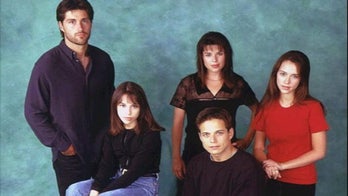 Neve Campbell and Scott Wolf reveal 'Party of Five' secrets