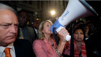 Texas state senator known for abortion bill filibuster to run for governor