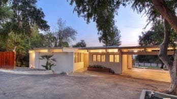This Renovated Mid-Century Modern in Altadena Has an Art-Filled History