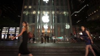 Apple fits NFC tech and improved iBeacon kit at its stores ahead of iPhone 6 launch