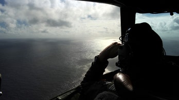 Malaysia Airlines searchers say they'll deploy sub to search for jet wreckage