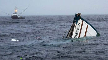 Couple's 2 cats swim to safety after boat explodes off Oregon coast