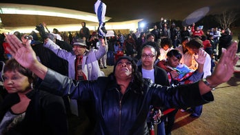 Fans, local residents hold vigil for Bobbi Kristina Brown