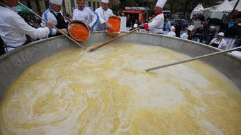 Bosnian cooks hope to break Guinness World Record for biggest chicken stew