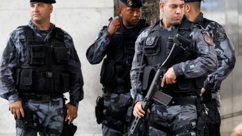 Police strike in Rio, raising fears for Carnival