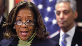 Chicago Public Schools chief requests temporary leave of absence amid federal investigation