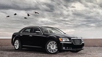 Chrysler Revs Engines of Latest Models at Detroit Auto Show