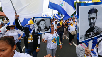 Competing marches peaceful in Nicaraguan capital