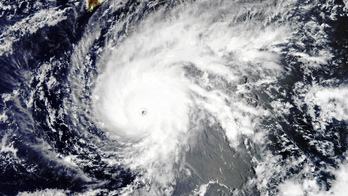 The Latest: Hurricane Lane forces closure of Hawaii schools