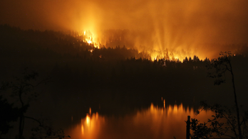 The Latest: In Oregon, more than 800 square miles burned