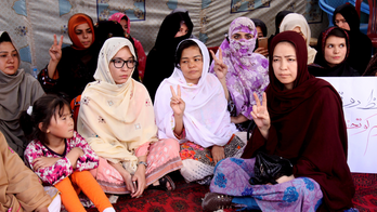 Pakistani lawyer ends protest after army reassures Shiites