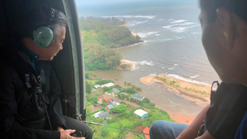 Rescue crews airlift hundreds stranded after Hawaii storm