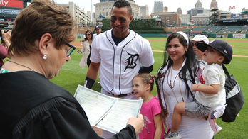 Iglesias, Martin become US citizens before Tigers game