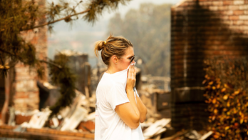 The Latest: California wildfire burns 500-plus structures