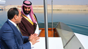 Saudi crown prince winds up trip to Egypt with mosque visit