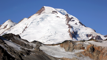 4 climbers, including 2 Boy Scouts, found alive after going missing while hiking Mount Baker in Washington