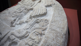 Experts: Mayan altar hints at ancient intrigue