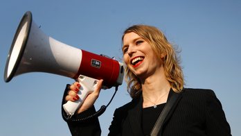 Convicted leaker Chelsea Manning to be barred from entering Australia