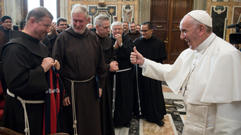 Pope decries fomenting fear of migrants for political gain