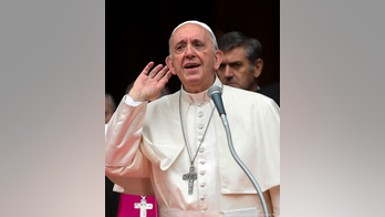 Pope presses migrant campaign, urges leaders to work for all