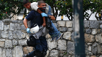 Pope urges end to Venezuela violence, prays for victims