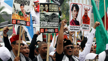 Business ties complicate Muslim states' response to Rohingya