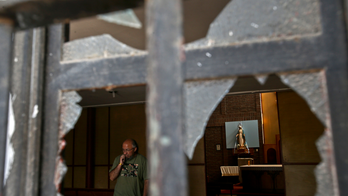 Sex abuse, political turmoil overshadow pope in Chile, Peru