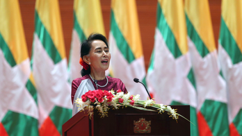 Under fire over Rohingya, Suu Kyi defends Myanmar actions
