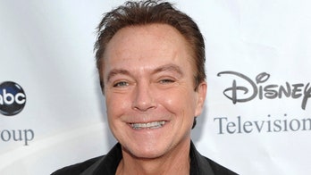 David Cassidy suffering from organ failure, surrounded by family