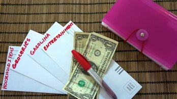 Yoly Mason: Control Spending with the Envelope System